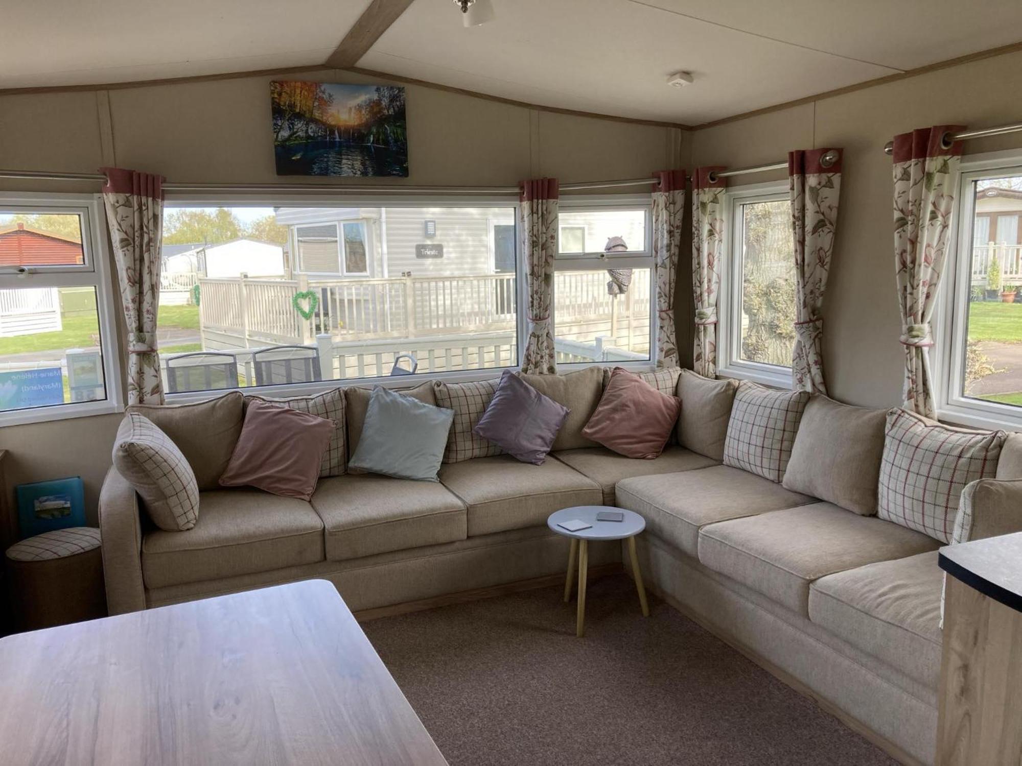 סאקסמונדהם Lovely 6 Berth Caravan With Decking At Carlton Meres In Suffolk Ref 60058M מראה חיצוני תמונה