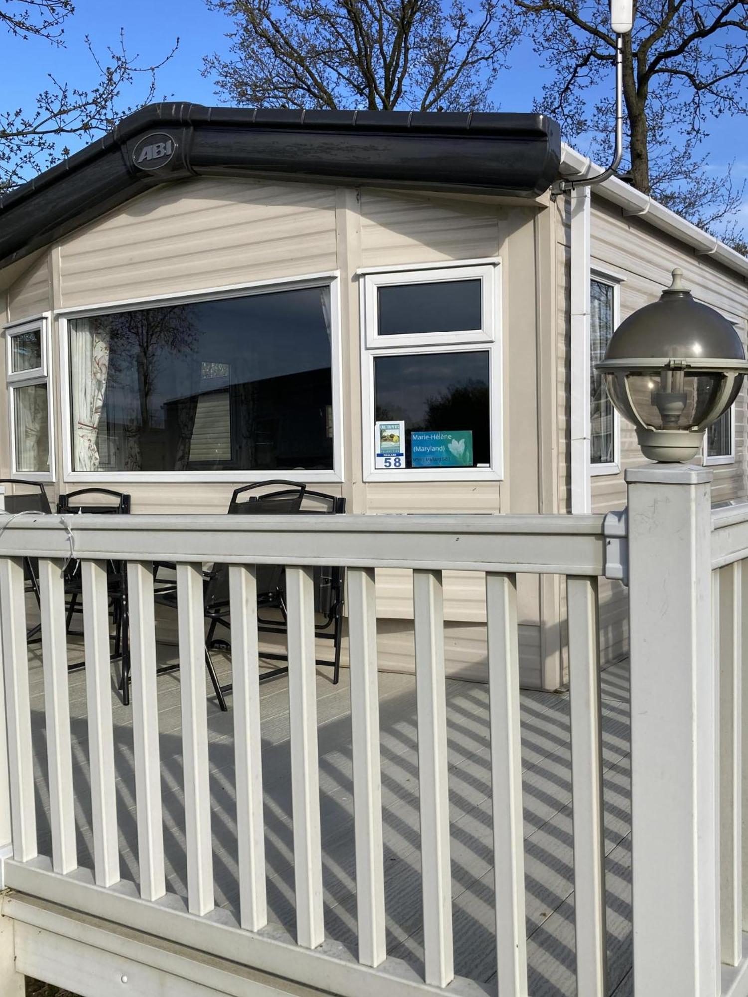 סאקסמונדהם Lovely 6 Berth Caravan With Decking At Carlton Meres In Suffolk Ref 60058M מראה חיצוני תמונה