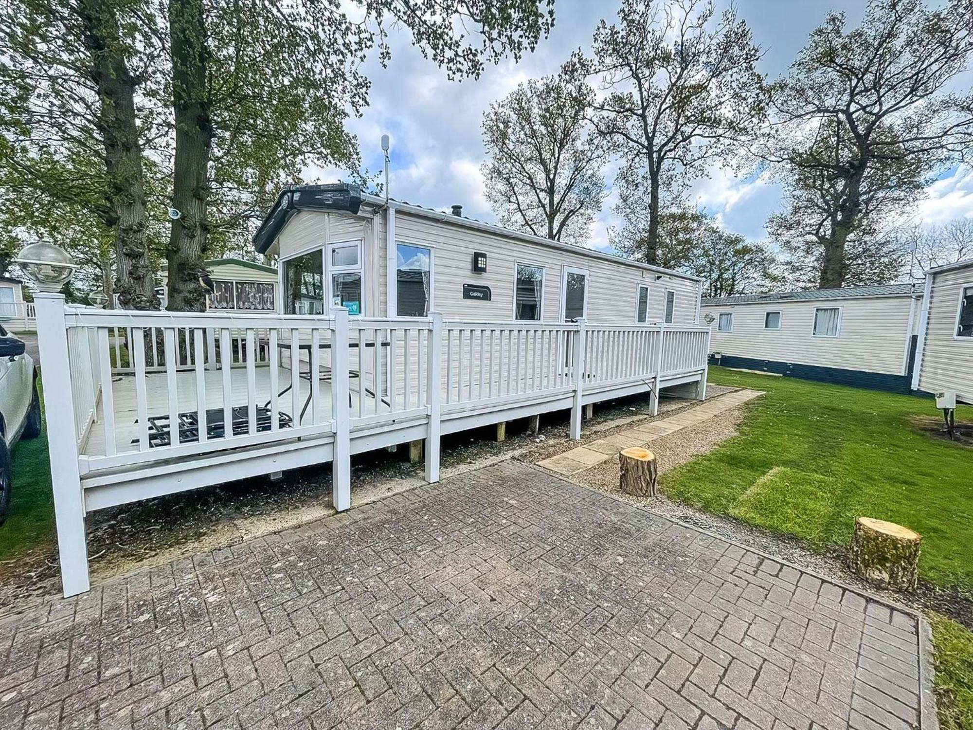 סאקסמונדהם Lovely 6 Berth Caravan With Decking At Carlton Meres In Suffolk Ref 60058M מראה חיצוני תמונה